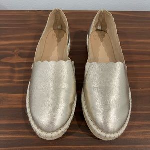 Crown & Ivy Metallic light gold Scalloped Espadrilles